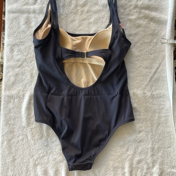 Kona Sol ladies one piece swimsuit - Picture 4 of 6